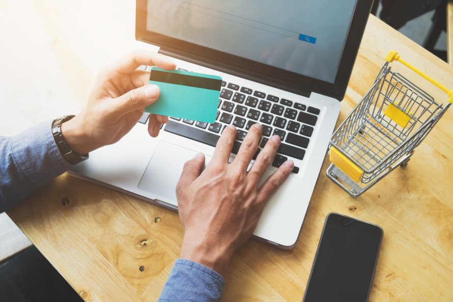 Deník N: Stále jen 16 % ze všech nákupů. Kam až může vyrůst česká e-commerce?